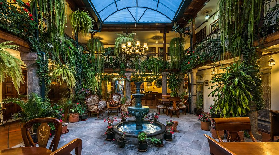 COZY HISTORIC HOTEL IN QUITO